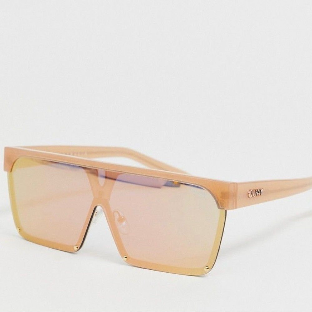 Australia X Benefit Shade Queen Flatbrow